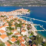 1 Bedroom Beautiful In *