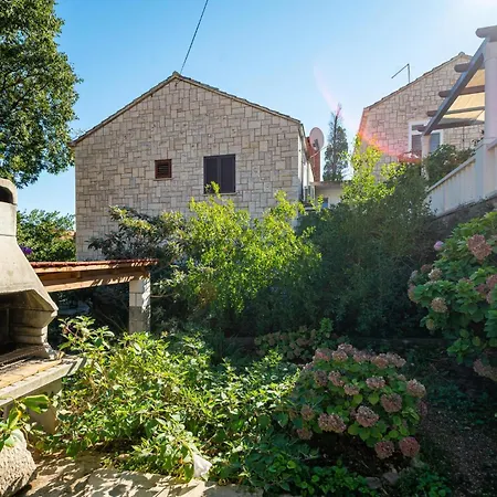 1 Bedroom Beautiful In Сasa de vacaciones Korčula